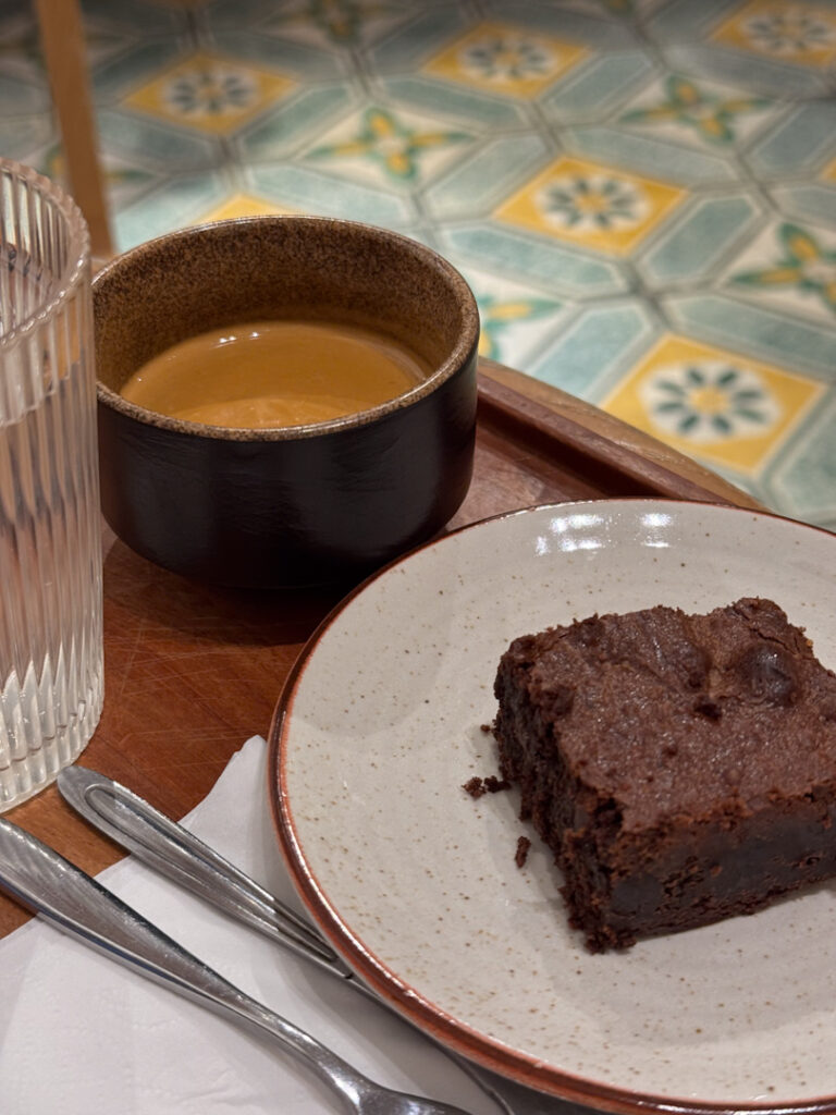 Americano and brownie
